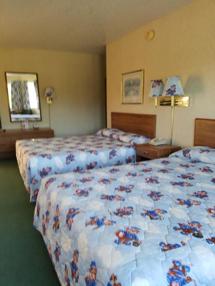 Great Lakes Inn Mackinaw City Esterno foto