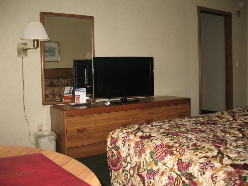 Great Lakes Inn Mackinaw City Esterno foto