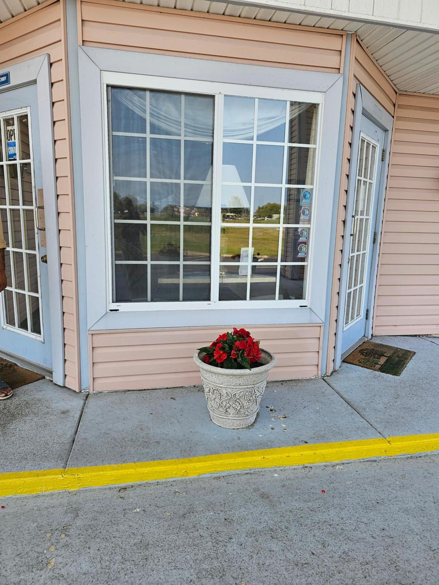 Great Lakes Inn Mackinaw City Esterno foto
