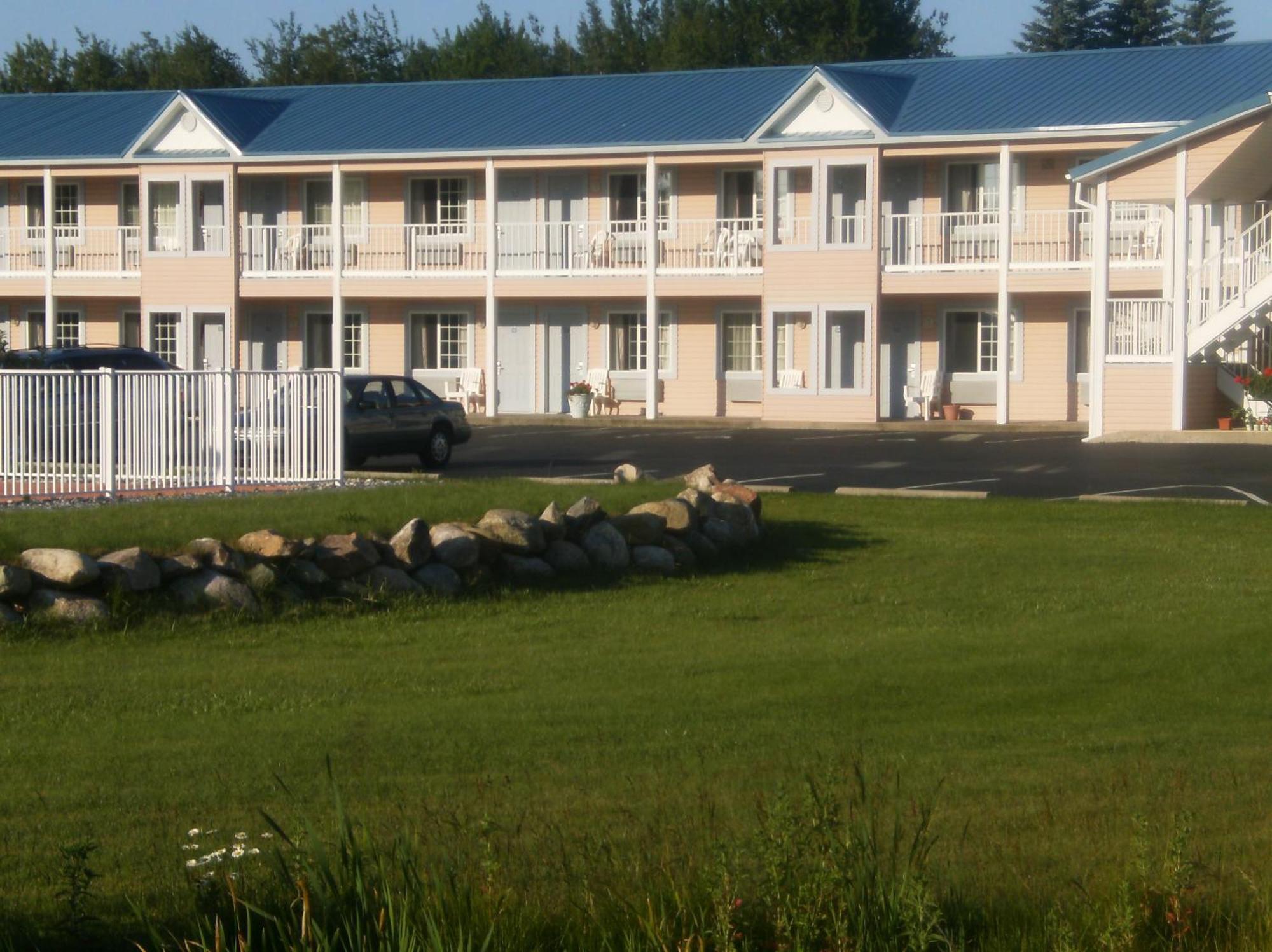 Great Lakes Inn Mackinaw City Esterno foto