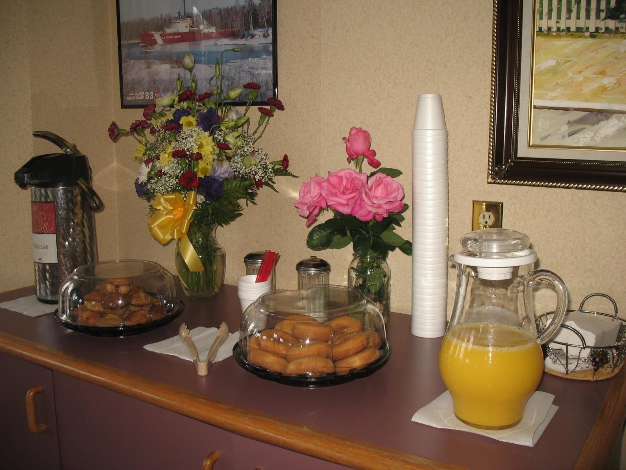 Great Lakes Inn Mackinaw City Esterno foto