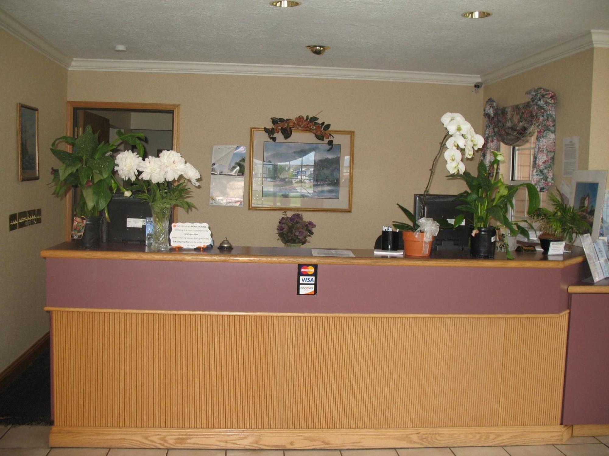 Great Lakes Inn Mackinaw City Esterno foto