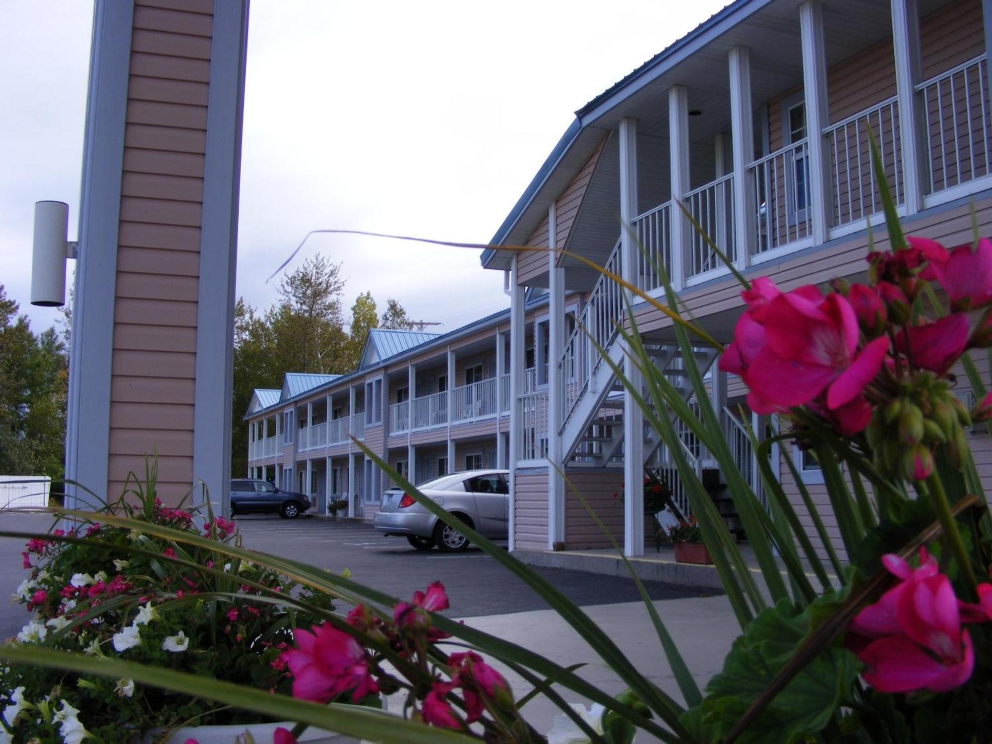 Great Lakes Inn Mackinaw City Esterno foto