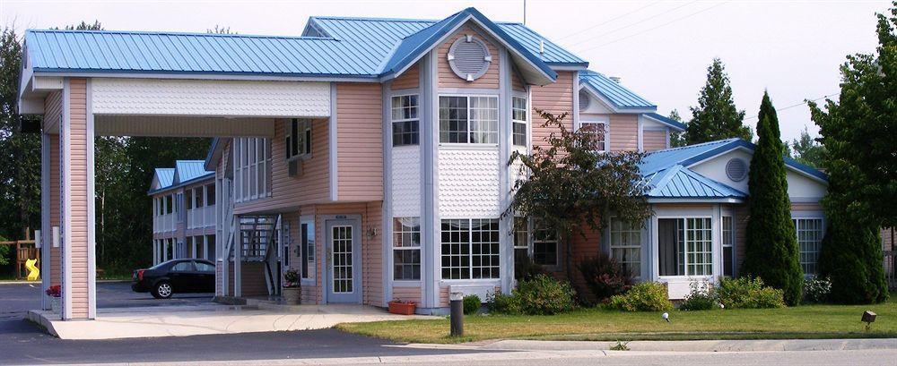 Great Lakes Inn Mackinaw City Esterno foto