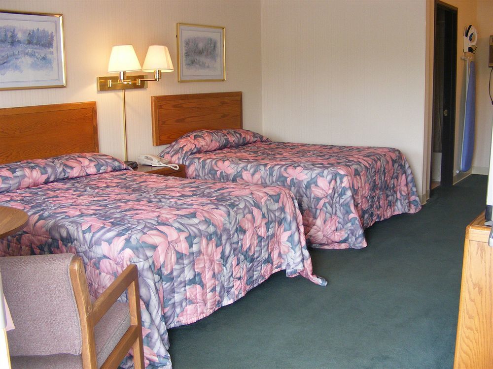 Great Lakes Inn Mackinaw City Esterno foto