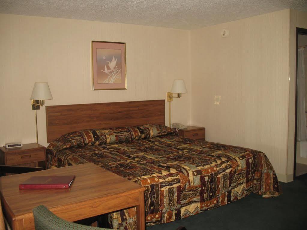 Great Lakes Inn Mackinaw City Esterno foto